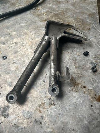 Soporte y estribo Suzuki GSF 650 Bandit 06