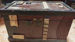 Confezione di schede grafiche + baule in legno