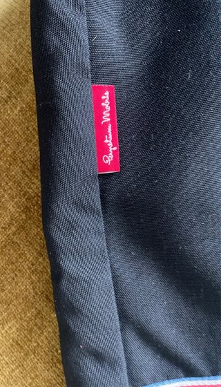 Bolso Perpetuem Mobile negro con detalles