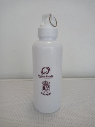 Botella de agua blanca con llavero