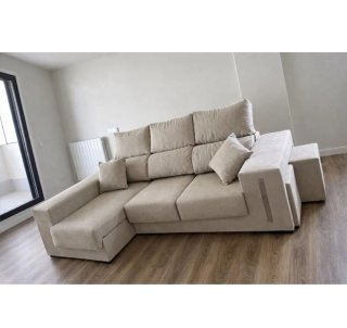 Divani cheslong nuovi di fabbrica, 100% made in Italy, con sedute ad alta densità e vari comfort