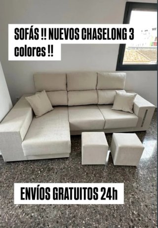 Divani cheslong nuovi di fabbrica, 100% made in Italy, con sedute ad alta densità e vari comfort