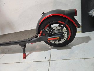 Patinete Eléctrico Xiaomi Scooter 4 Negro/Rojo
