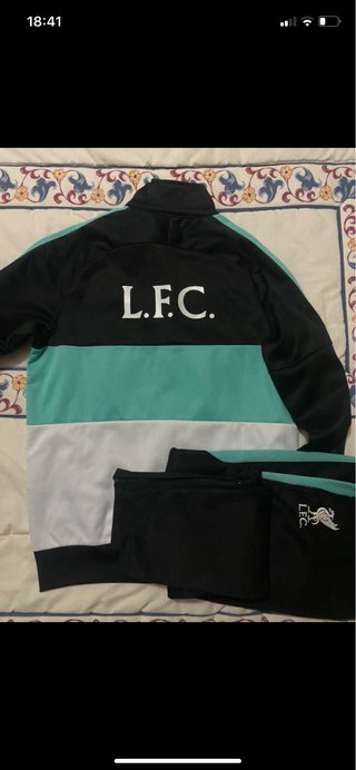 Chándal Liverpool.