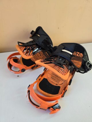 Tabla Snowboard Monster 156cm + Fijaciones GNU M