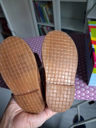 Botos de niña