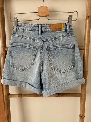 Bermudas vaqueras cortas