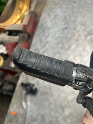 Estribera Suzuki GSF 650 Bandit Dcha.