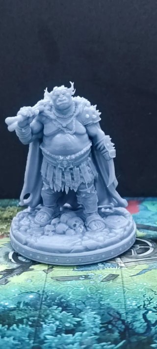 Figura Lord Ogro con Hacha y Cuchillo