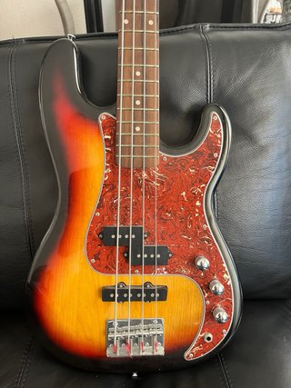 Bajo Eléctrico Precision Sunburst