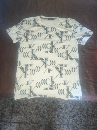 Camiseta Calvin Klein CK Estampada