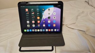 iPad 11th Gen (A16) - 128GB - Accessories