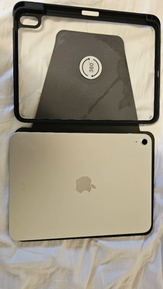 iPad 11th Gen (A16) - 128GB - Accessories
