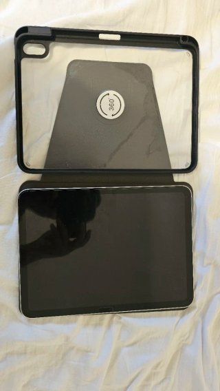 iPad 11th Gen (A16) - 128GB - Accessories