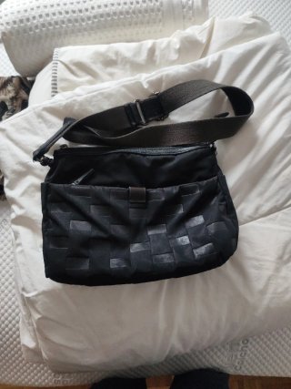 Bolso bandolera Abbacino negro y marrón
