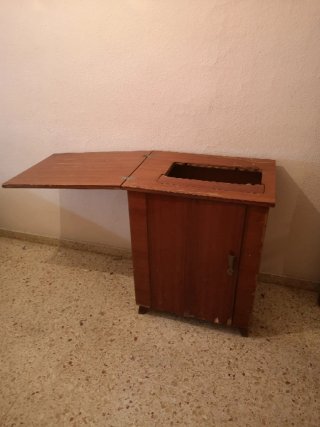 Mesa mueble para máquina de coser