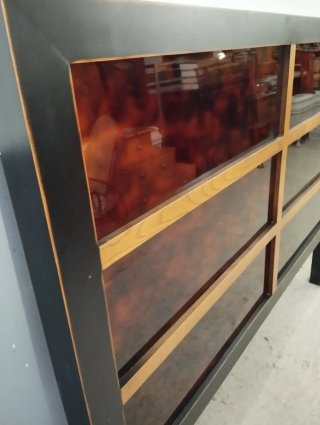 Cabecero de madera y cristal
