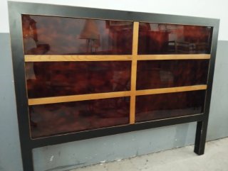 Cabecero de madera y cristal