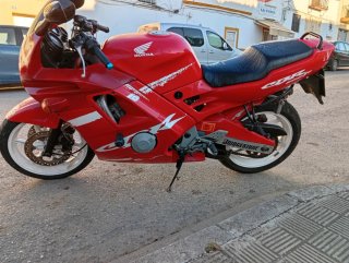 Honda CBR 600 F Roja
