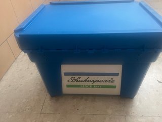 Cajón de pesca Shakespeare azul