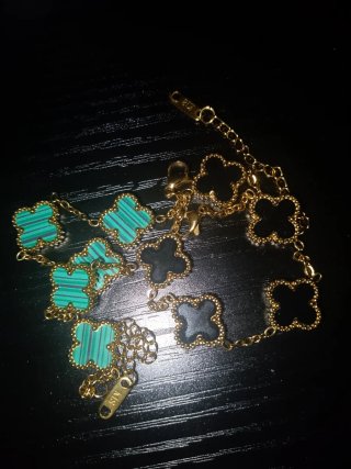 Pulsera trébol de colores verde y megro