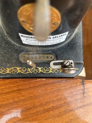 Máquina de coser SINGER antigua