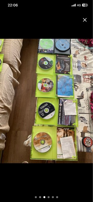 Xbox 360 con 2 mandos y juegos