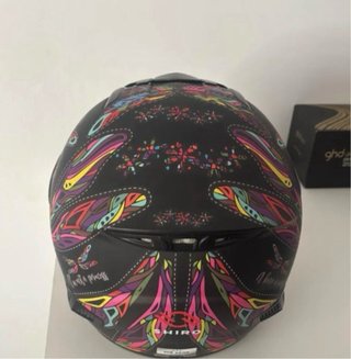 Casco integral diseño colorido