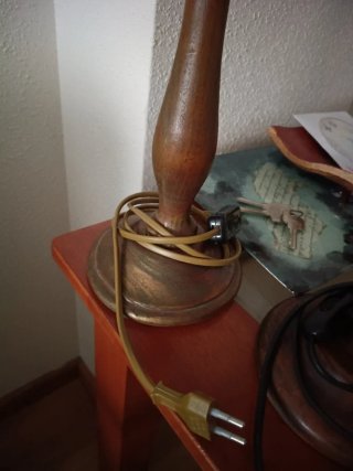 Lámparas de noche de madera y tela