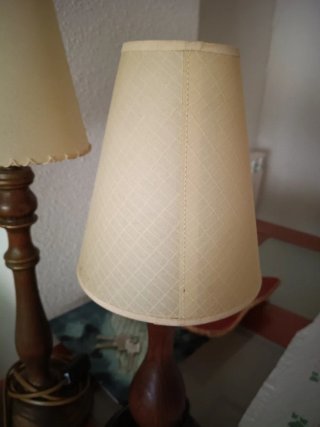 Lámparas de noche de madera y tela