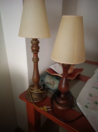 Lámparas de noche de madera y tela