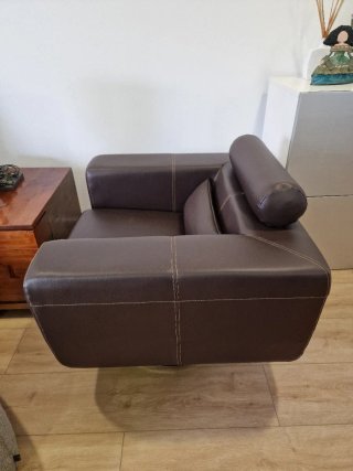 Sillón giratorio moderno tipo piel