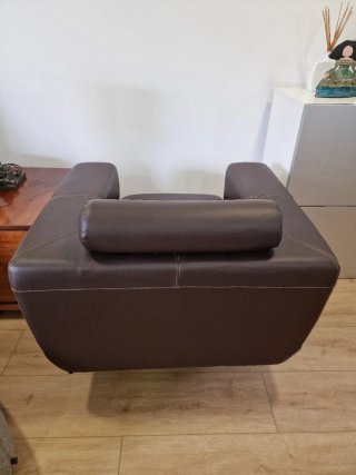 Sillón giratorio moderno tipo piel