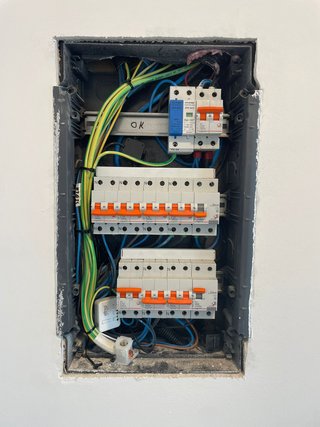 ⚡ ELECTRICISTA EN VALENCIA – URGENCIAS ⚡