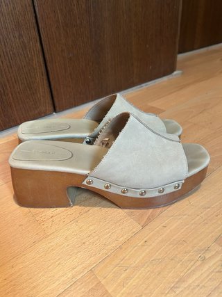 Zapatos de tacón beige talla 41