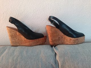Sandali con zeppa colore nero