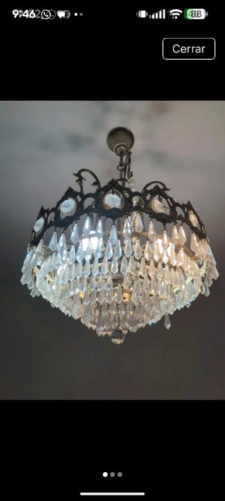 Lámpara de araña de cristal y metal