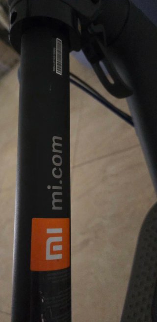 Patinete Eléctrico Xiaomi + Cargador