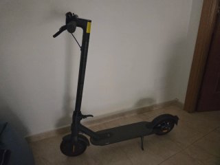 Patinete Eléctrico Xiaomi + Cargador