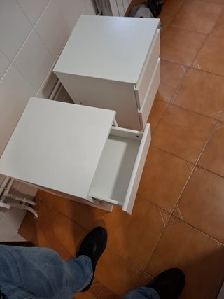 Due Comodini Bianchi