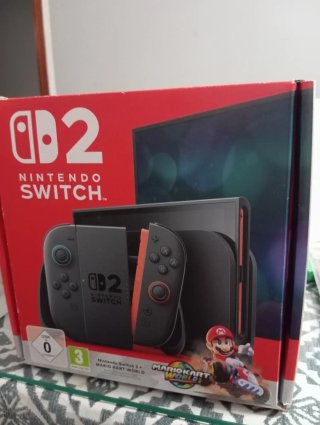 Nintendo Switch + Mario Kart 8 Deluxe
