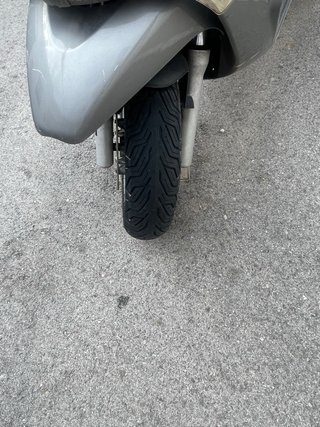 Piaggio X Evo 400 gris