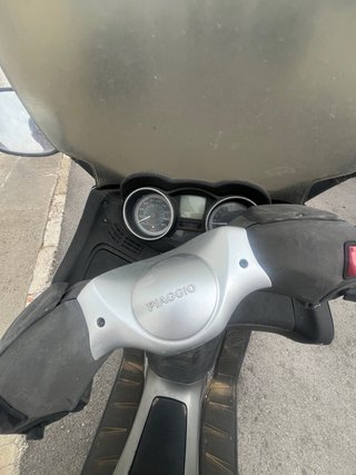 Piaggio X Evo 400 gris