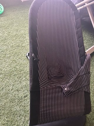 Hamaquita bebé rayas blancas y negras babybjorn