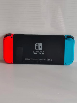 Nintendo Switch V1 con accesorios