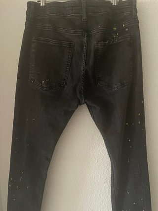Pantalón Bershka negro pintado