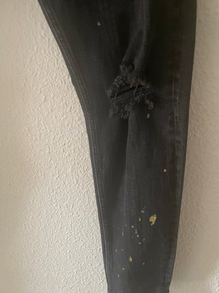 Pantalón Bershka negro pintado