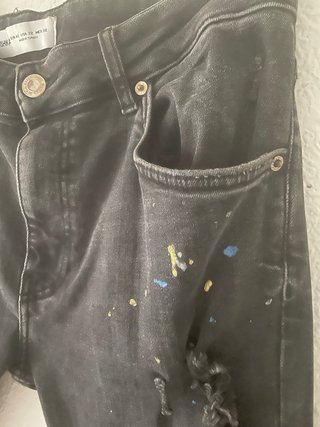 Pantalón Bershka negro pintado