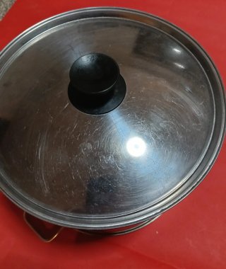 Pentola in metallo argentato