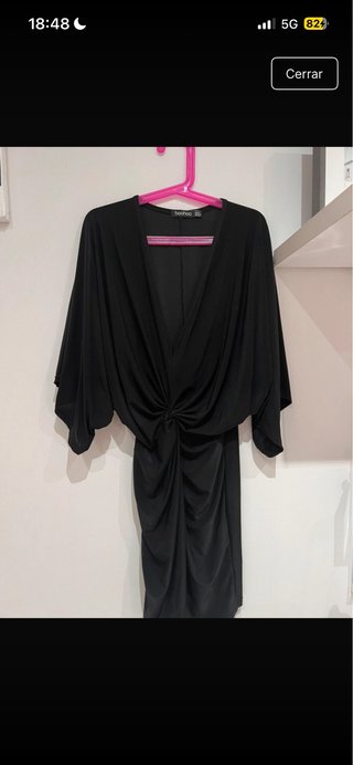 Vestido Boohoo negro con nudo